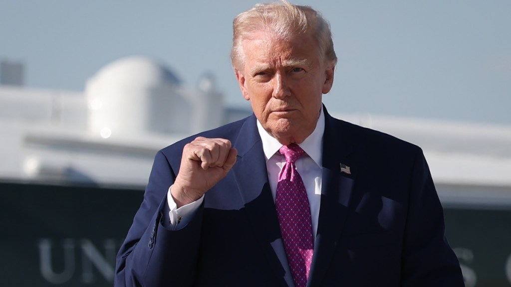 Donald Trump Says US Will Blockade Strait of Hormuz Amid Iran Talks