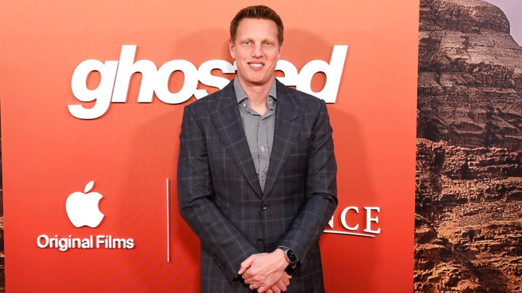 Paramount's David Ellison Plans to Honor Donald Trump Amid CNN Deal