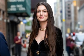 Anne Hathaway's Bulgari Jewelry Adds Some Bling To Vintage Micro Minidress