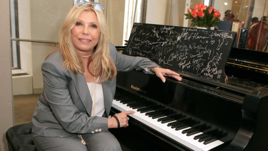 Frank Sinatra's Daughter Slams Donald Trump For Posting His Song