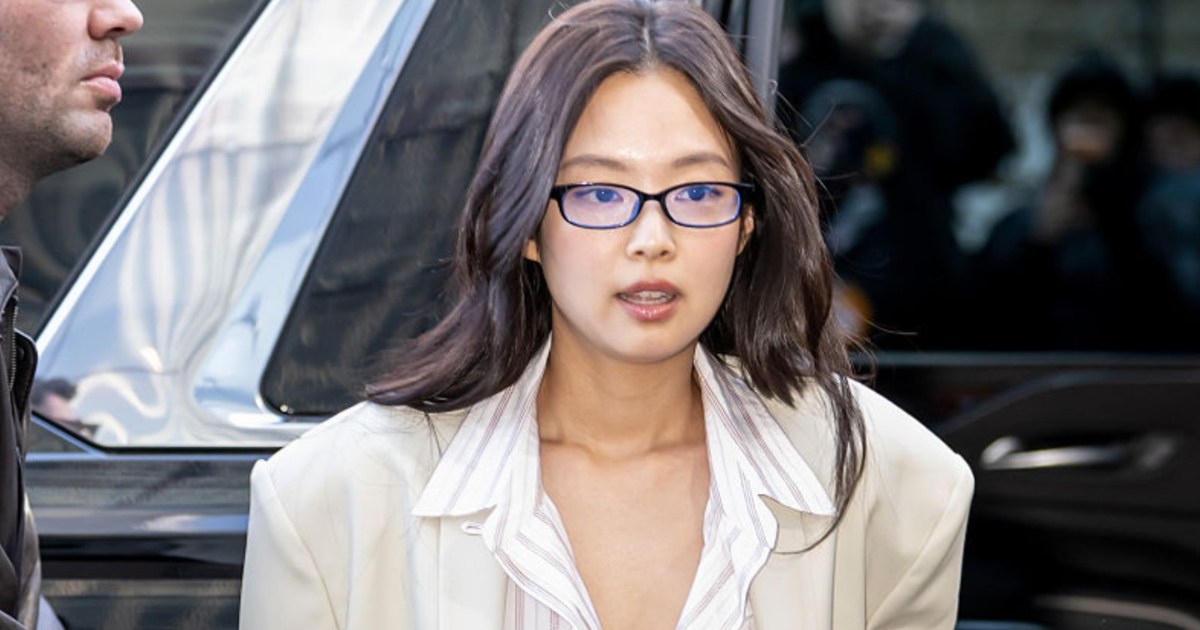 BLACKPINK's Jennie Bold String Bikini Look Lands for New Collaboration