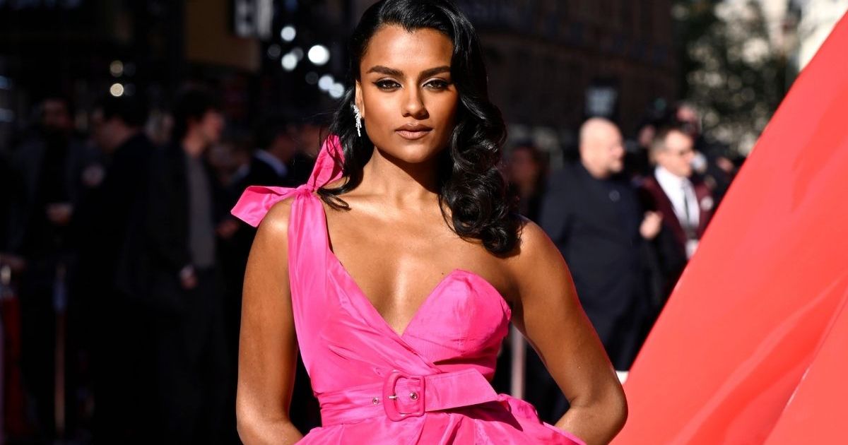 Simone Ashley’s Unbelievably Bold Slit Dress Has People Looking Twice