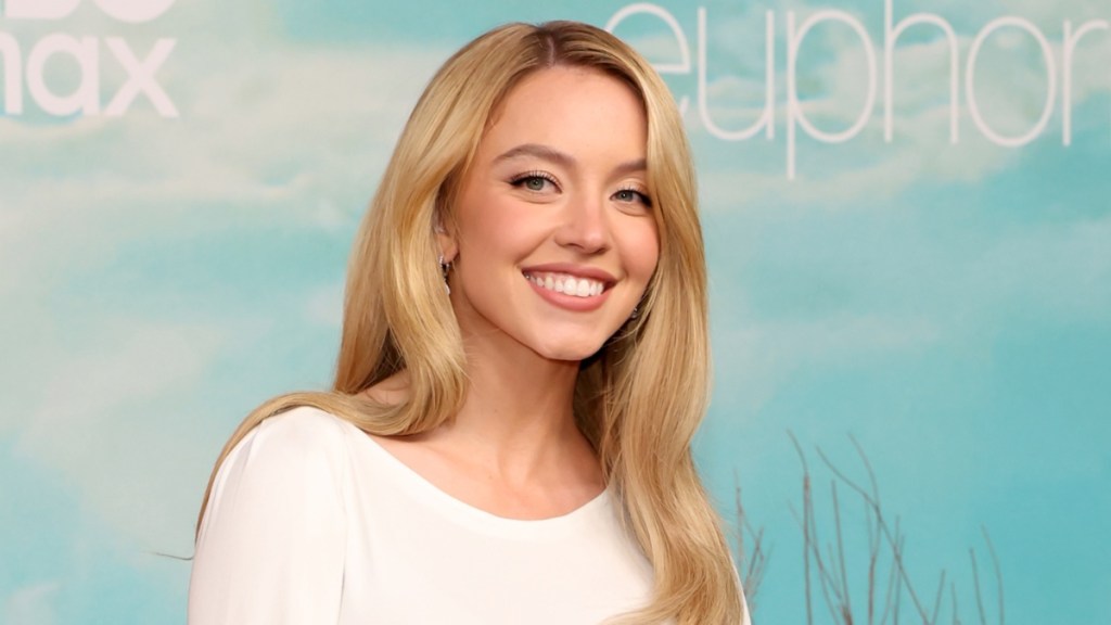 Sydney Sweeney’s Short White Dress Totally Dominates the Euphoria Season 3 Premiere