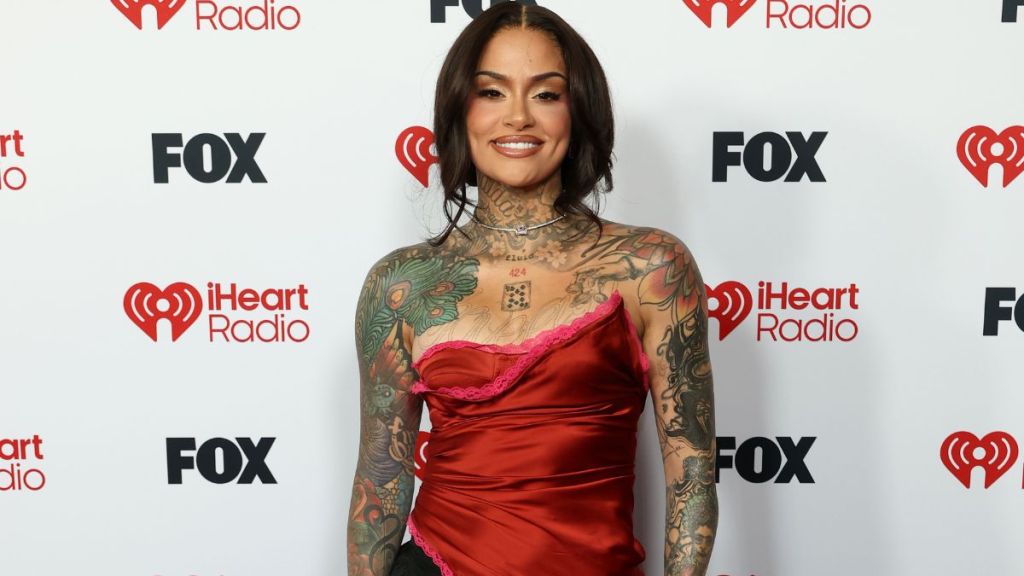 Kehlani’s Cutout Bodysuit Gets a Twist With Micro Shorts for Performance