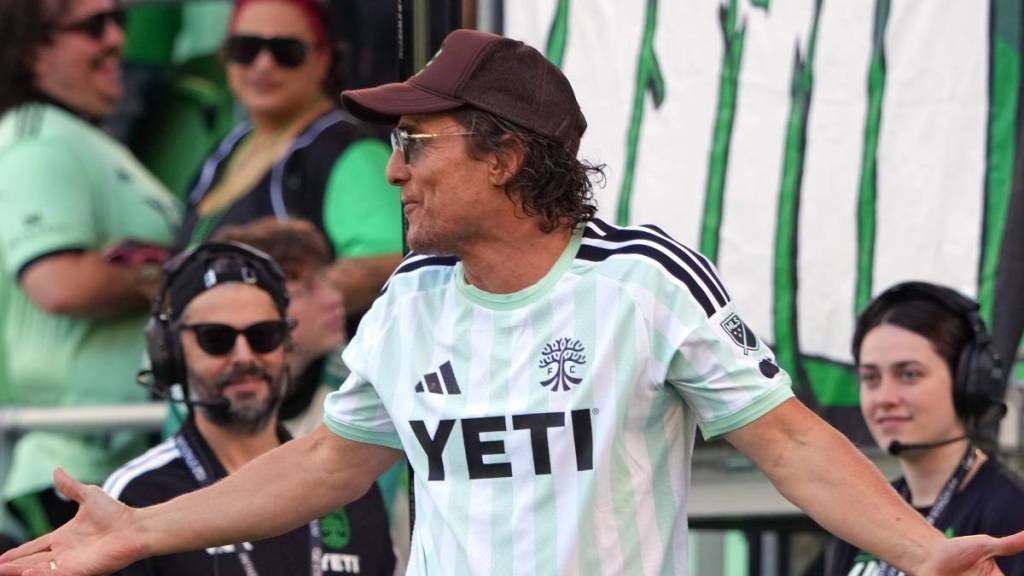 Interstellar Star Matthew McConaughey Debuts New Blonde Hairstyle