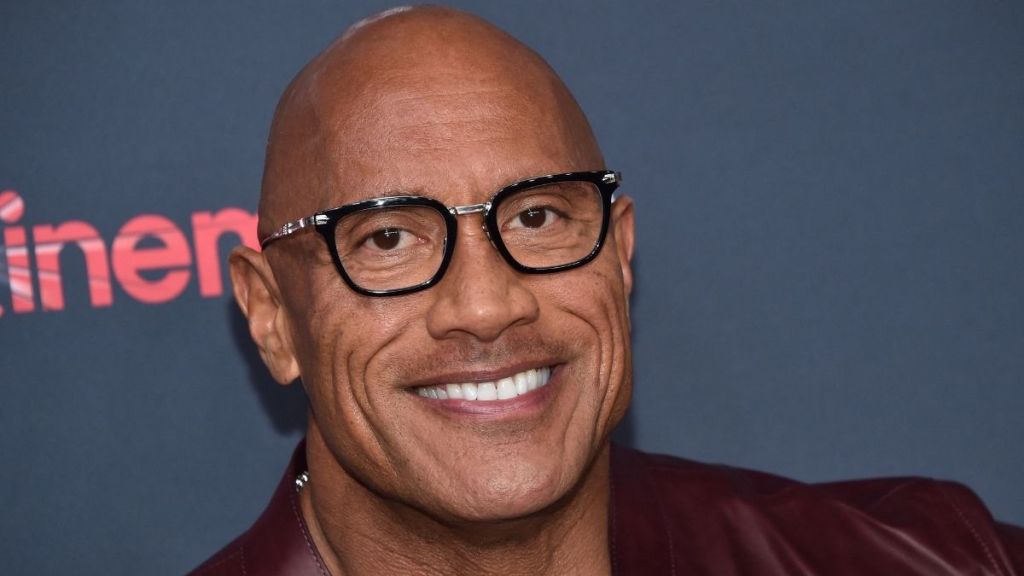 Dwayne Johnson Reveals Jumanji 3 Title & Remembers Robin Williams