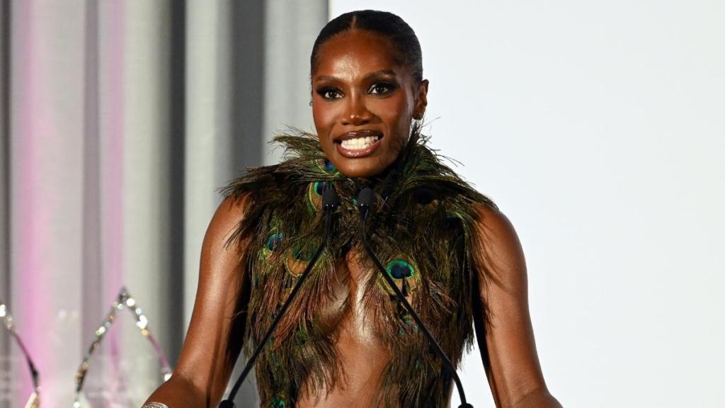 Doechii's Open Top for Awards Night Is Made of Only Feathers