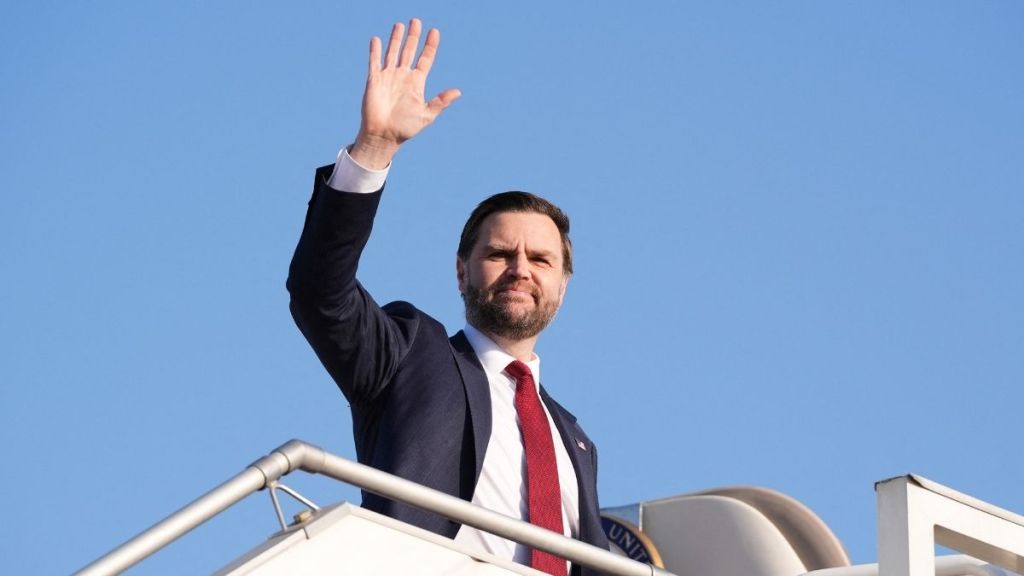 JD Vance Heckled During TPUSA Event While Talking About Pope Leo