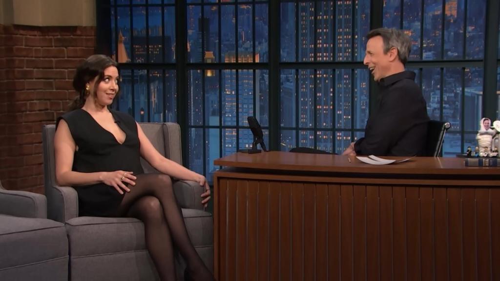 Pregnant Aubrey Plaza Jokes Seth Meyers Should Deliver Her Baby