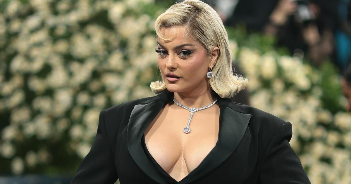 Bebe Rexha ‘Feels Free’ in Plunging Corset & Fully&hellip;