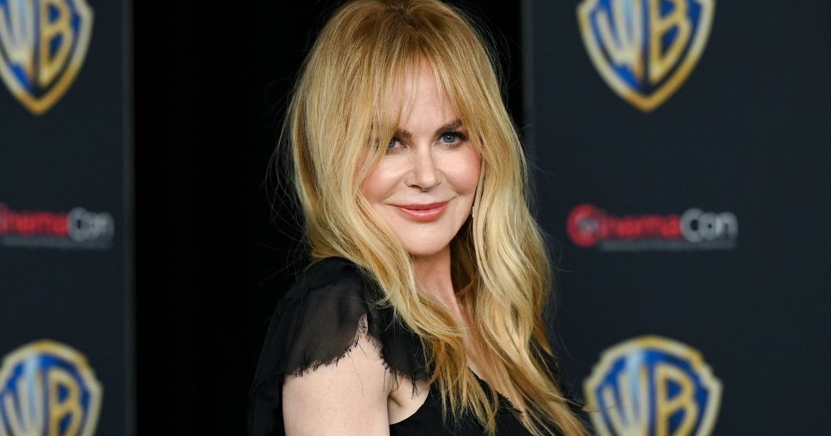 Nicole Kidman Shows How It’s Done in Dangerously High-Slit&hellip;