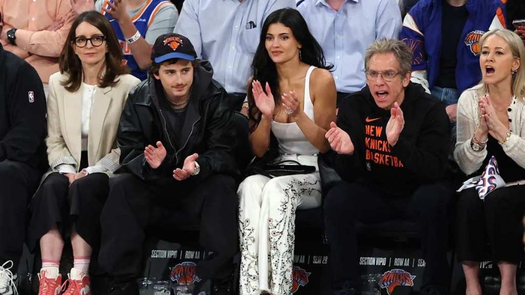 Kylie Jenner & Boyfriend Ignore Tense Rumors To Enjoy Courtside Date