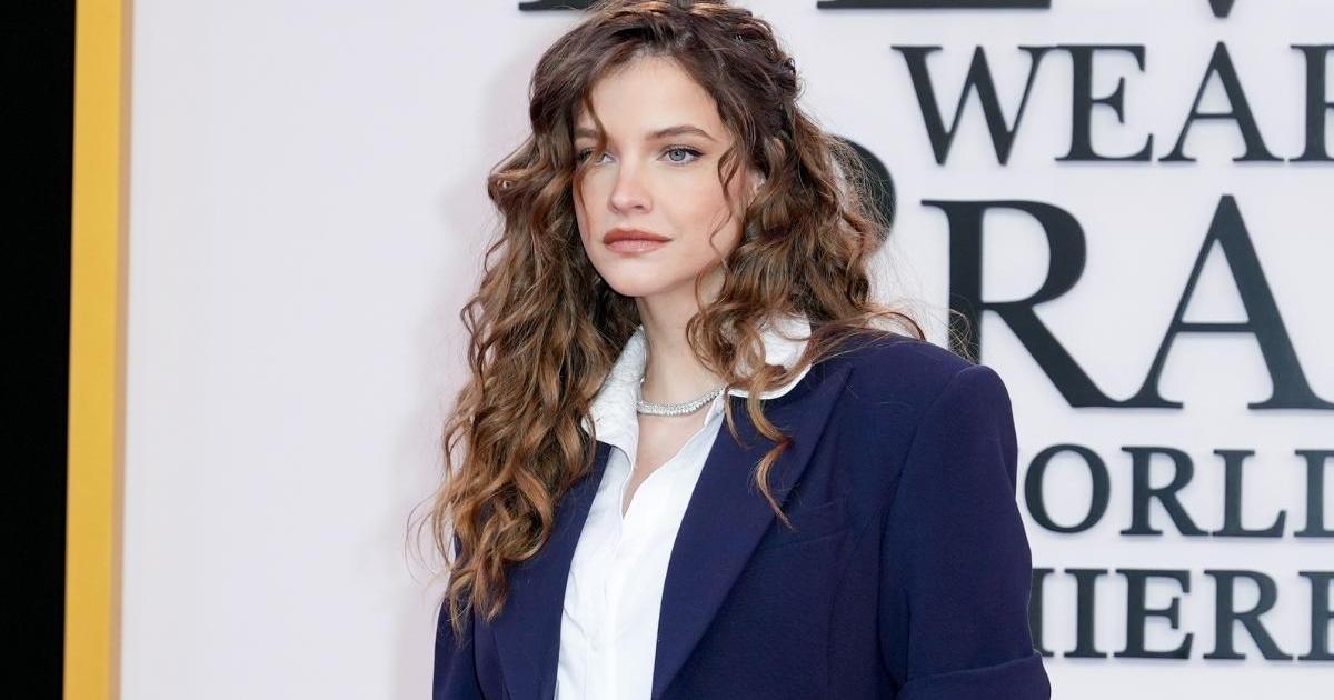 Barbara Palvin Models $79 Lilysilk Sports Bra With $139&hellip;