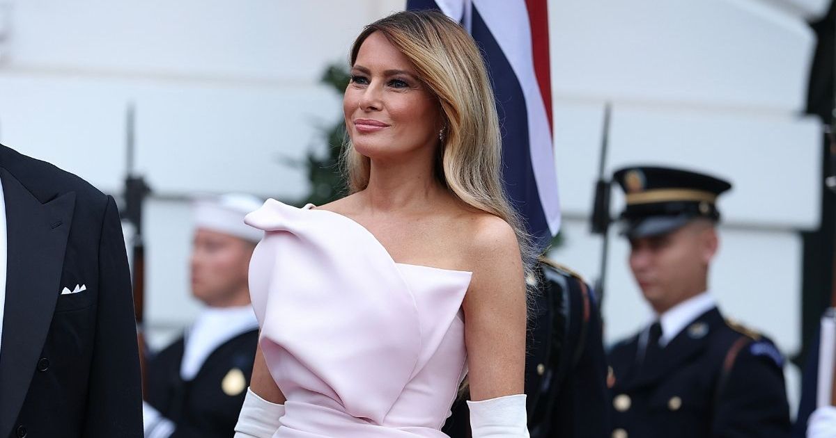 Melania Trump Goes Couture in Strapless Dior Gown for State&hellip;