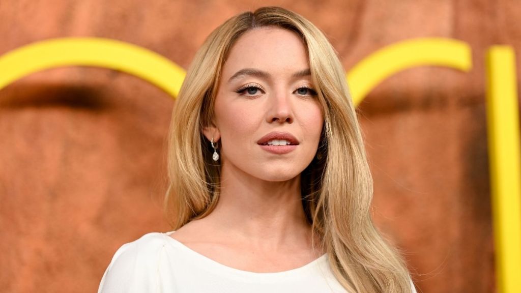 Sydney Sweeney Shines in Fitted Minidress at 'Euphoria' Premiere