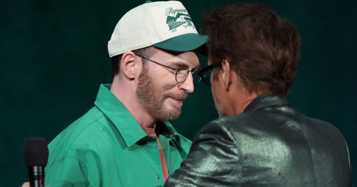Chris Evans Playfully Snubs Robert Downey Jr.’s Hug at CinemaCon