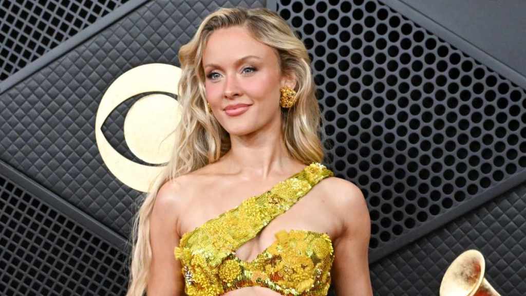 Zara Larsson's Roberto Cavalli Fringe Pants Are Literally All Strings