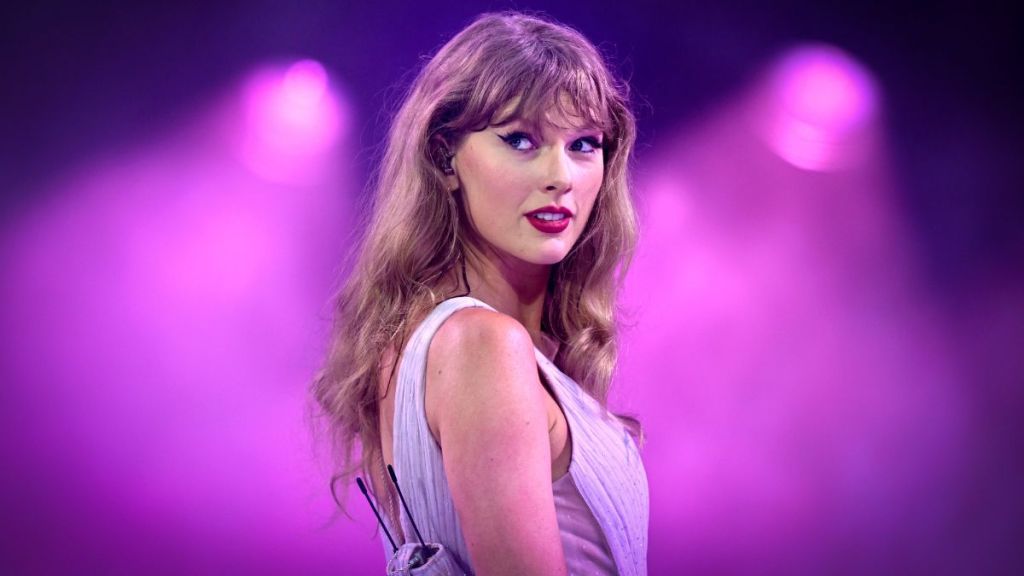 Taylor Swift Leads 2026 AMAs With Eight Nominations
