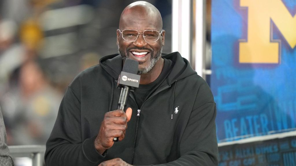 Shaq Drops A-Word On Why He Doesn't Text Other NBA Players