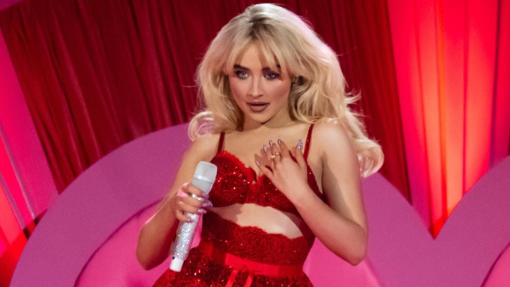 Sabrina Carpenter Pairs Dior Bra Top With Bold Fringe Skirt for Coachella