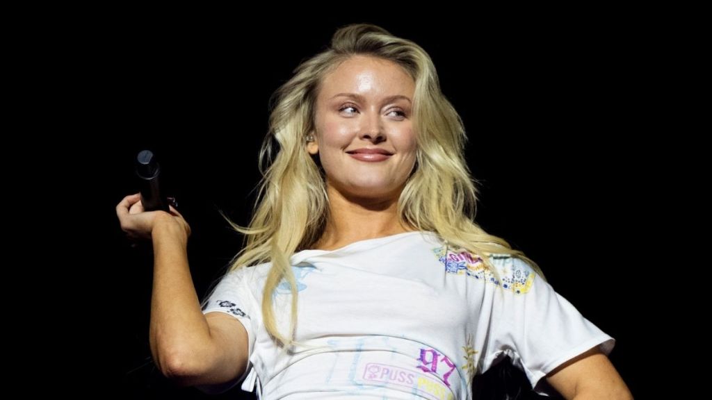 Zara Larsson’s Stringy Main Rose Bikini Gets a Neon Twist Before Launch