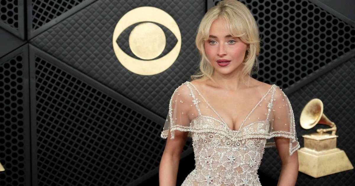 Sabrina Carpenter’s Fringe Skirt for Coachella Is&hellip;