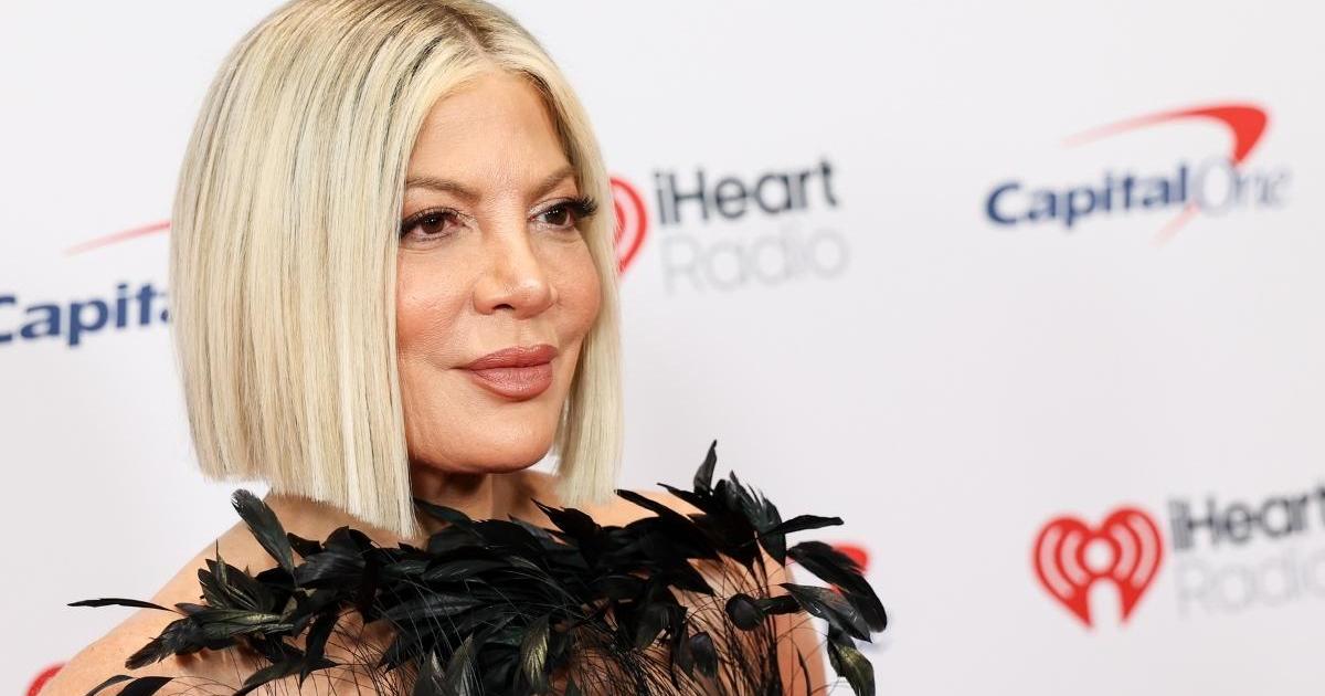 Tori Spelling & Seven Children Hospitalized After Car Accident