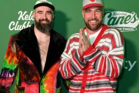 Travis & Jason Kelce React to Yankees ‘Chicken’ Dessert