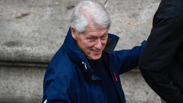 Bill Clinton Crashes Jerry Jones' Press Conference