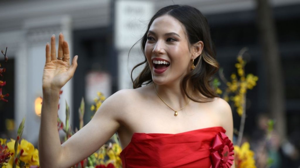 Eileen Gu’s Bikini Photos Bring True Summer Heat as Ski Trip Goes Viral