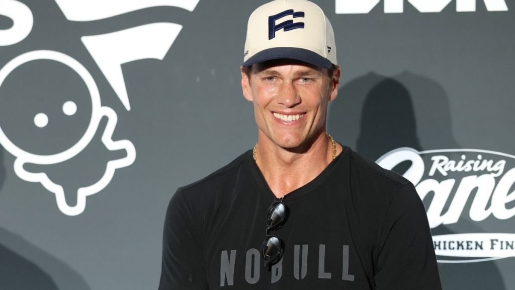 Tom Brady Trains With ‘Future Olympian’ Daughter in Viral Video