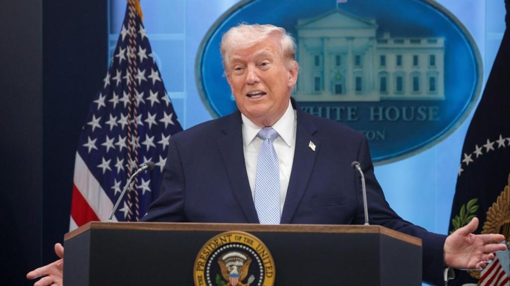 Donald Trump's Ex Aide Says He's 'Clearly Not Well' Amid Iran Threats