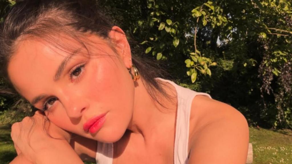 Selena Gomez Wows in Bold Top With Ridiculously Daring Cutout Amid Filming