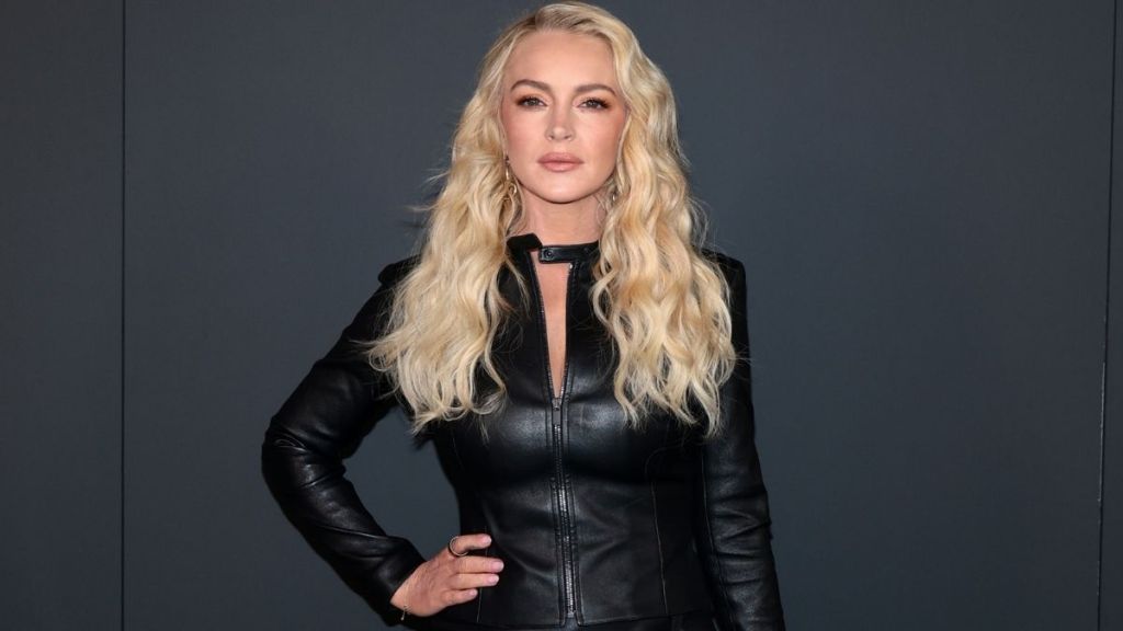 Lindsay Lohan Is a 'Lucky Mama' as Son Kisses Her in Rare but Adorable Photo