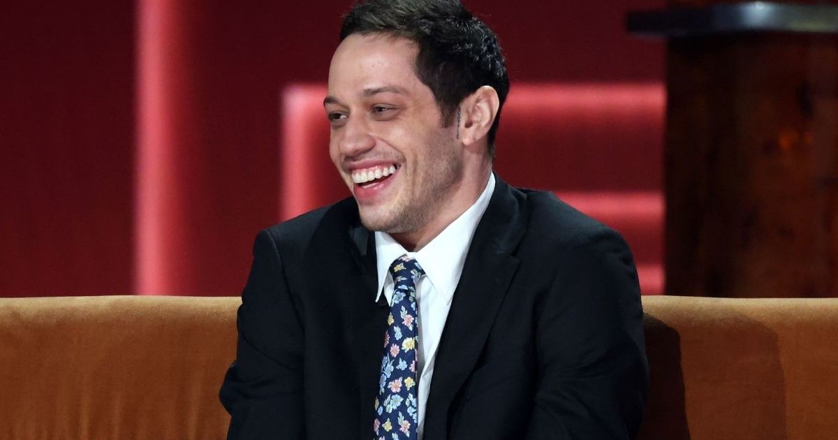 Pete Davidson's Charlie Kirk Joke Shakes up Crowd at Kevin Hart Roast - Reality Tea
