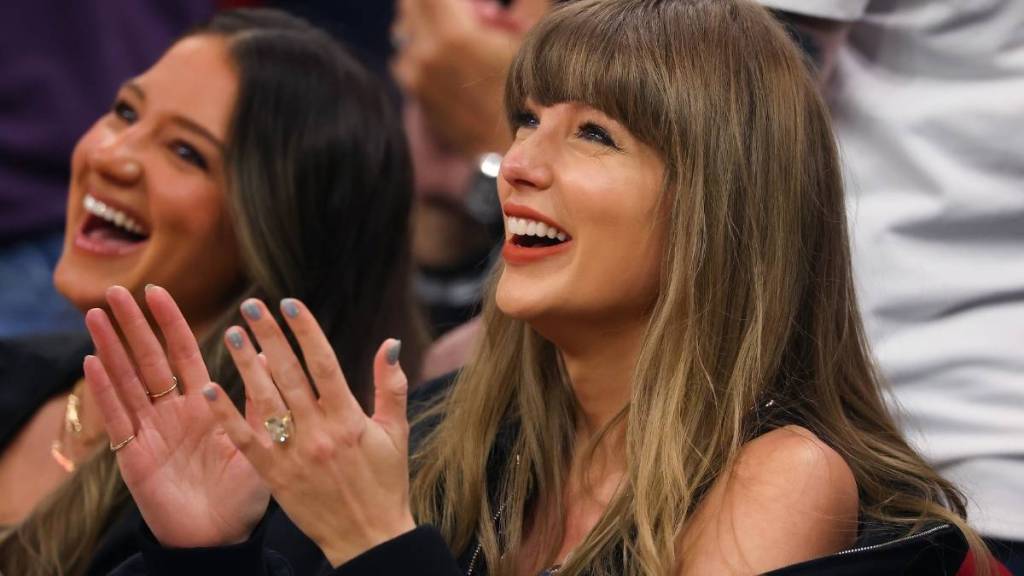 Taylor Swift’s AMAs Snub Signals a Bigger 'Shift' Among Fans — Expert