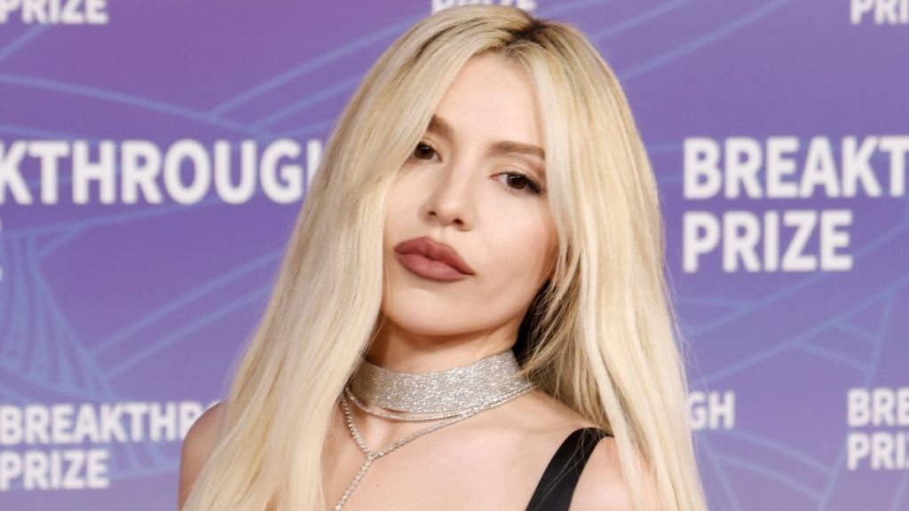 Ava Max Goes Topless in a Look That Has the Internet Completely Distracted