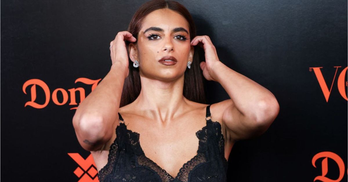 Begona Vargas Strikes Sizzling Pose in Strapless Mini Dress…
