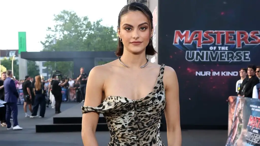 Camila Mendes