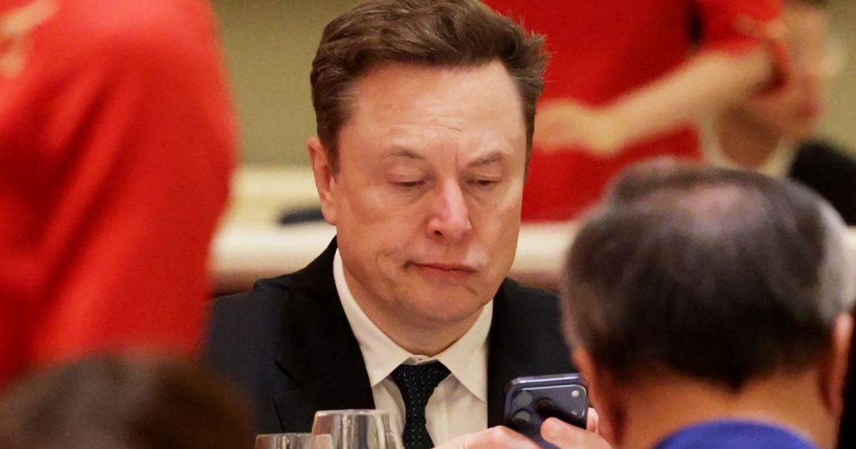 Elon Musk Spotted Taking Selfies During China State Dinner
