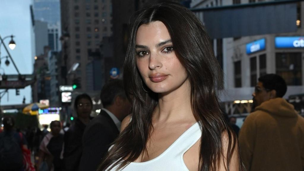 Emily Ratajkowski