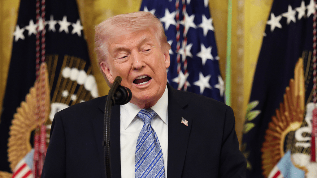 Donald Trump’s Aides Worried About Oil Prices Amid Iran War — Report