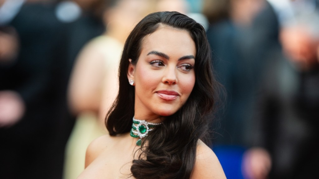 Cristiano Ronaldo’s Fiancée Sizzles in a Busty Strapless Dress That Leaves Little Hidden