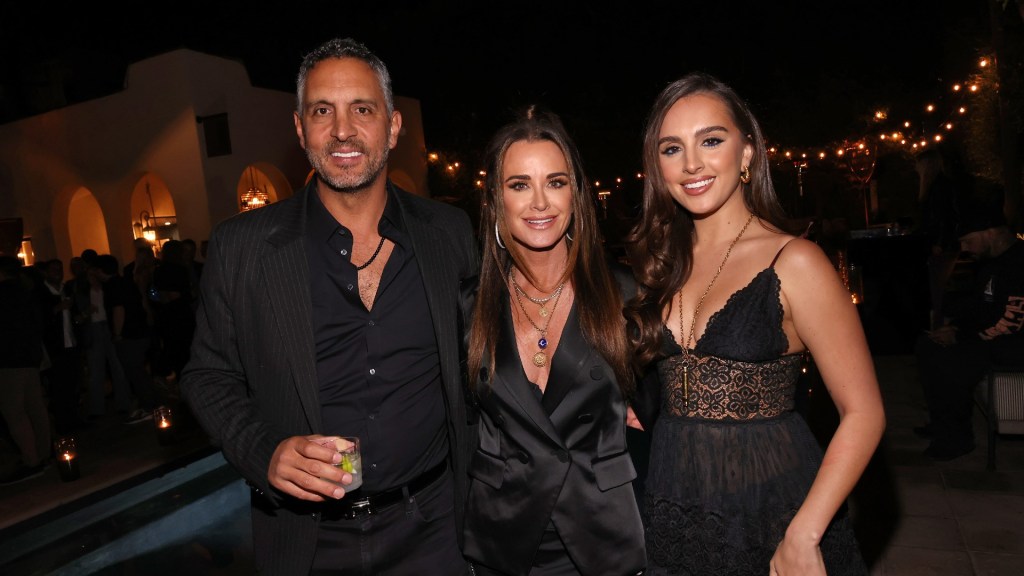 Kyle Richards and Mauricio Umansky with their daughter