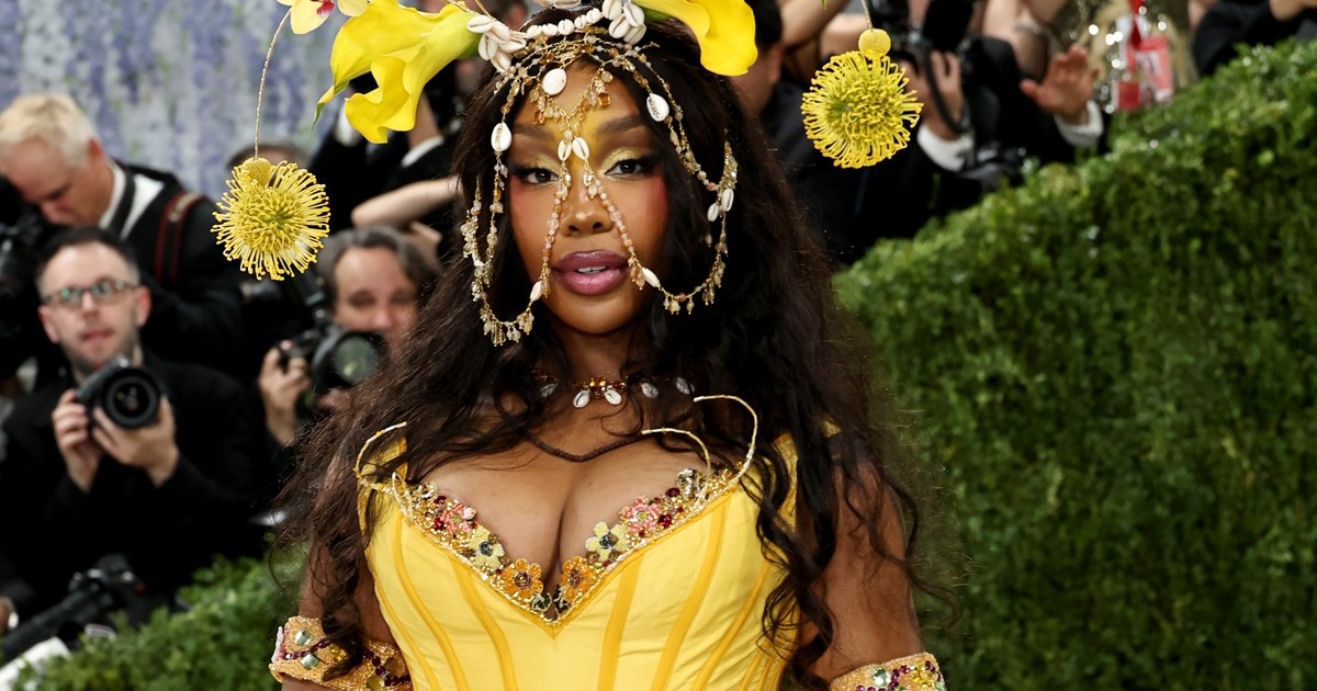 SZA Brings Back Beyonce’s Plunging Jean Paul Gaultier Dress