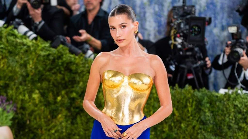 Hailey Bieber