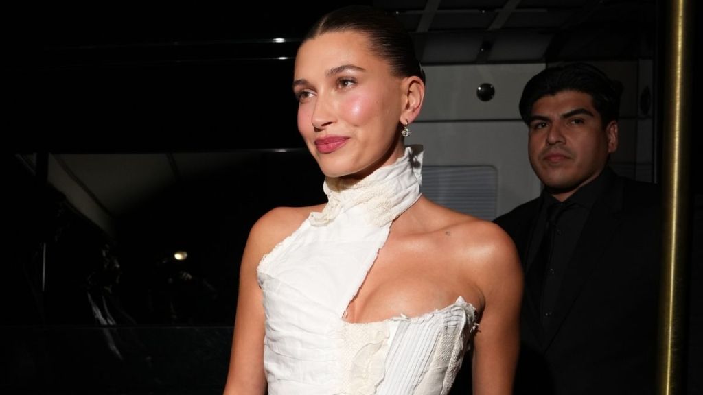 Hailey Bieber