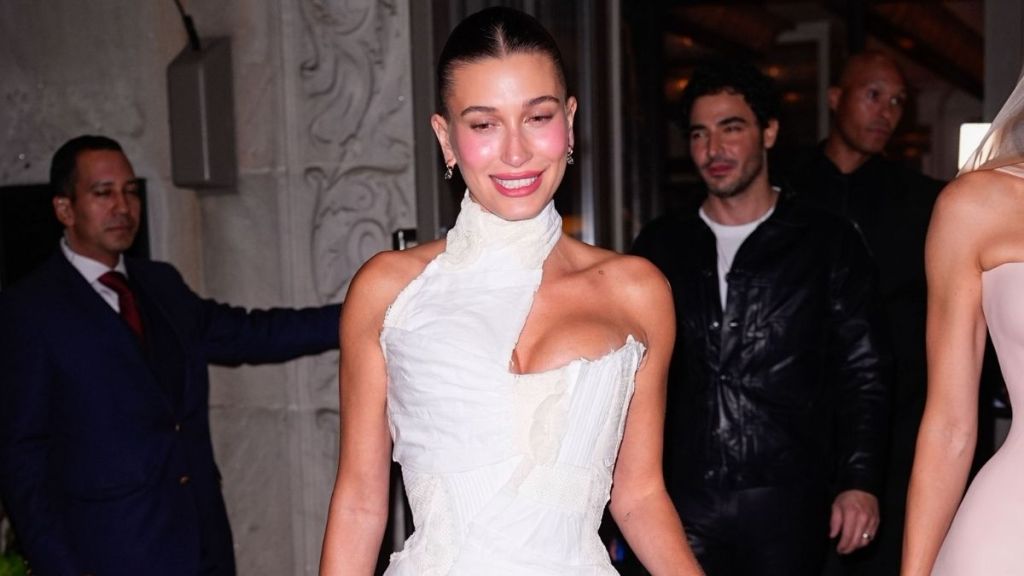 Hailey Bieber