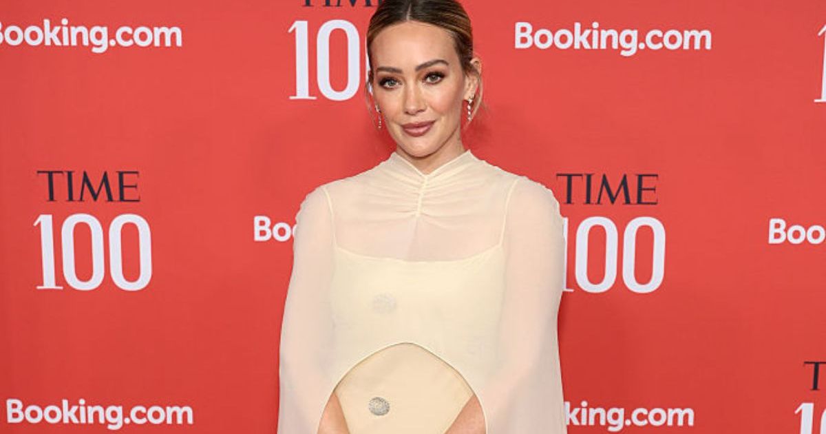 Hilary Duff’s Fully See-Through SKIMS Top Reveals Riot&hellip;