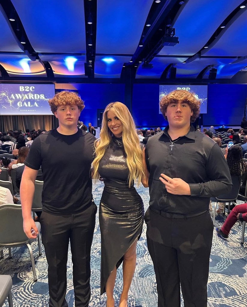 Kim Zolciak with her sons 